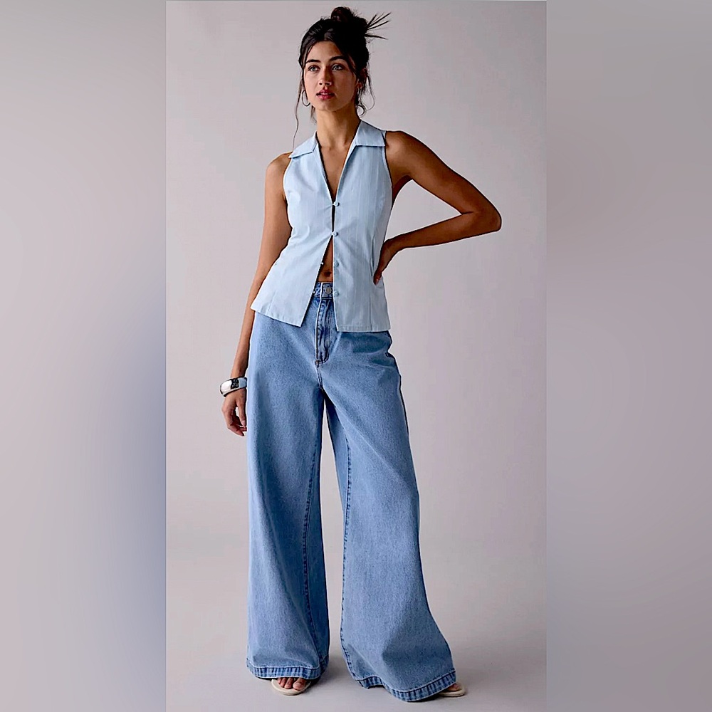 Urban Outfitters Party Girl Button Down Sleeveless Shirt Blue Pinstripe Size XS